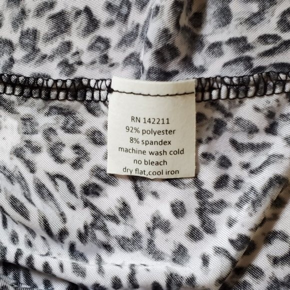 24seven Comfort Apparel Cheetah Print 3/4 Sleeve V-Neck Dress with Tie Belt Sz S - Picture 11 of 12